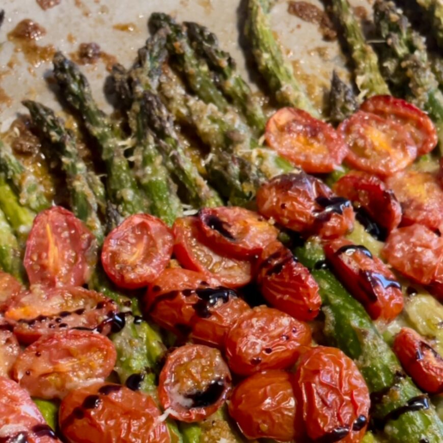 Rezept Grüner Spargel mit Balsamico und Parmesan aus dem Ofen » Aceto ...