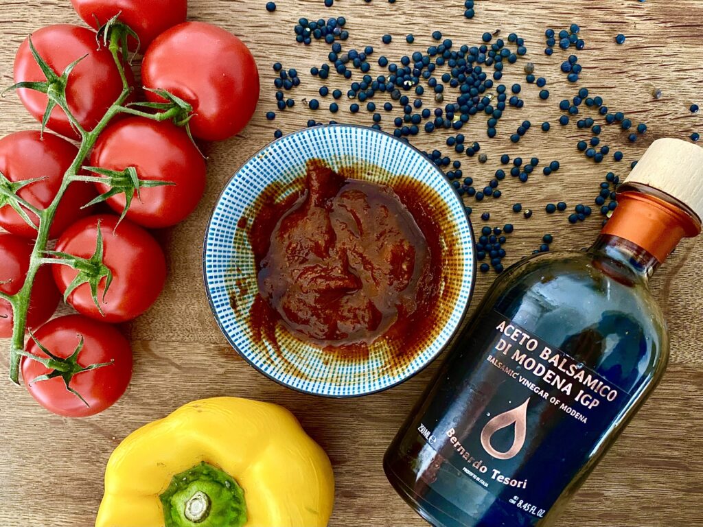 Belugalinsen-Balsamico-Aufstrich - herzhaftes, veganes Botaufstrich-Rezept zum selber machen