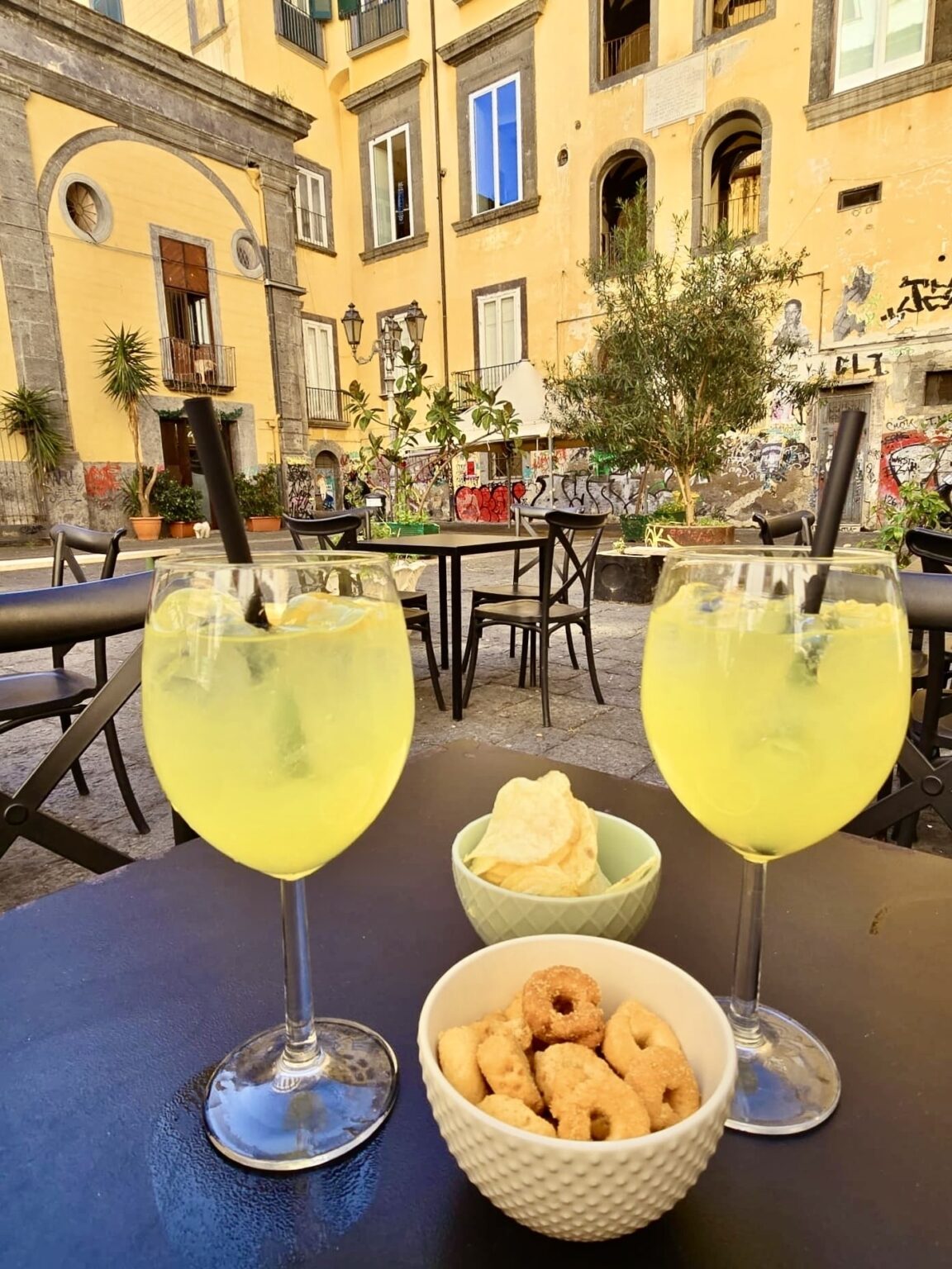 limoncello spritz con limon de amalfi - recetas de spritz